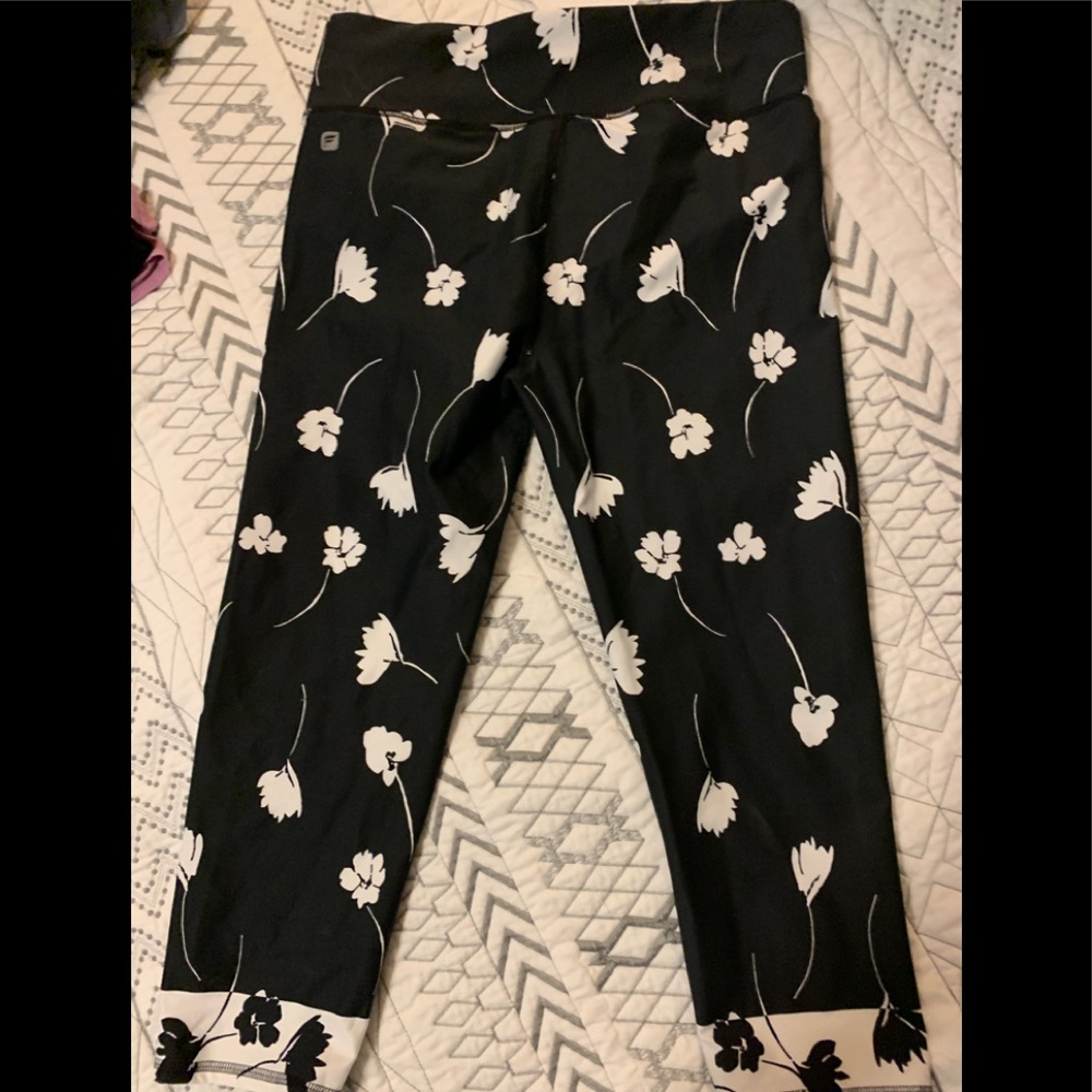 Fabletics cropped leggings